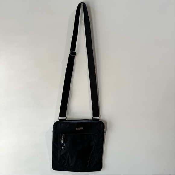 Baggallini Handbags - Baggallini Slim Crossbody Bag